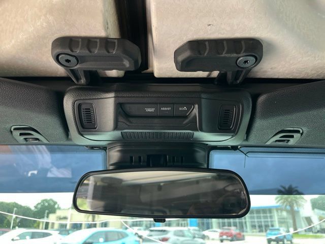 Used 2024 Jeep Gladiator Sport AWD/4WD image 25