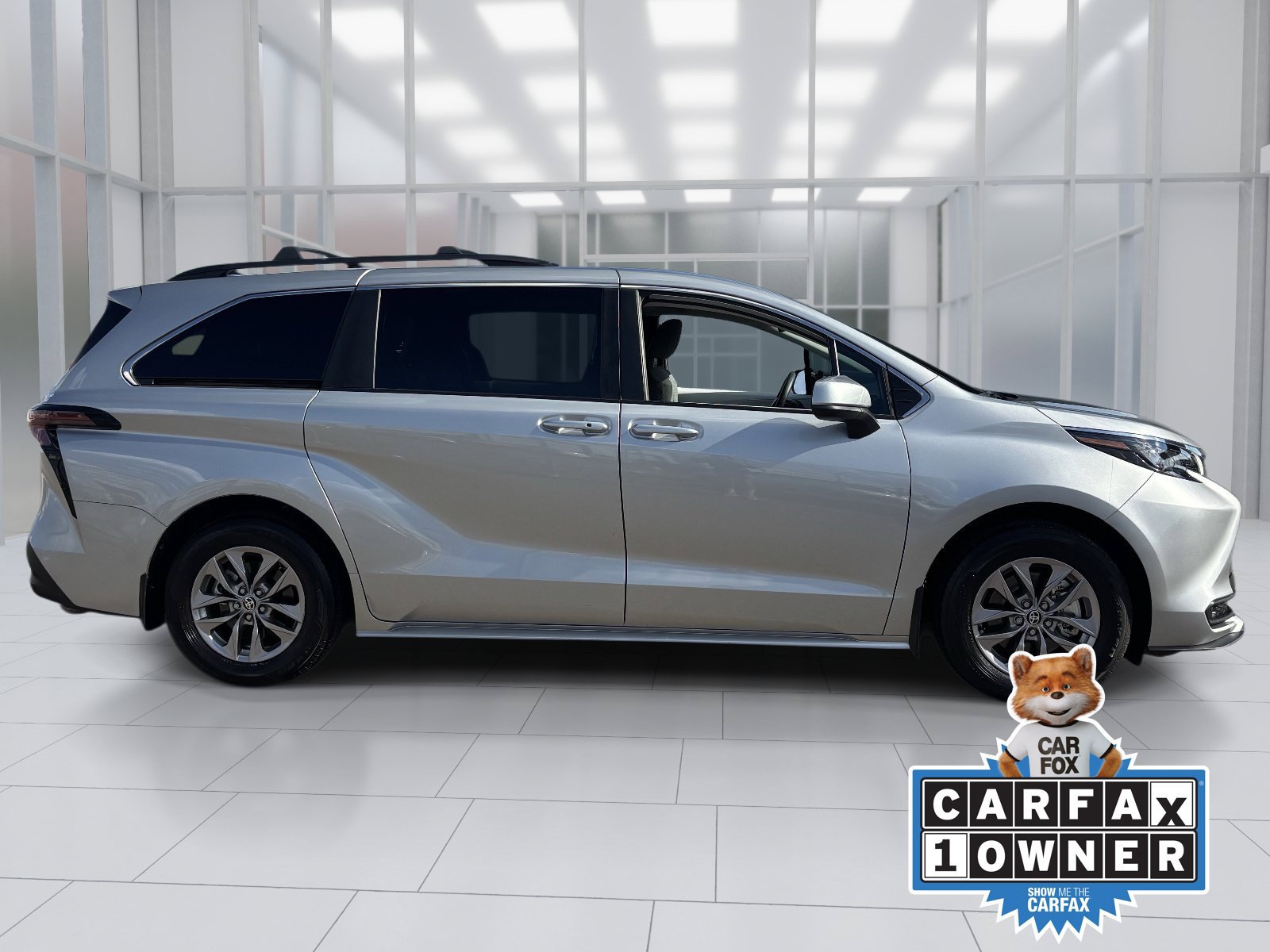 Used 2025 Toyota Sienna LE AWD/4WD image 7