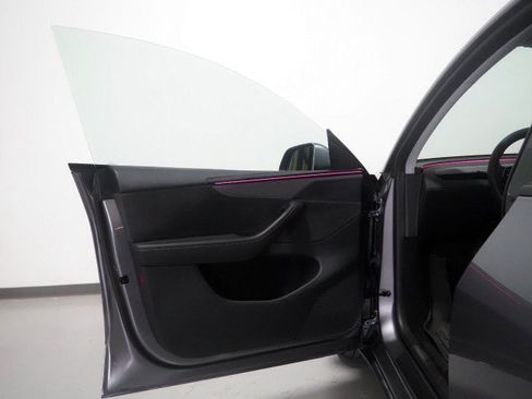 Used 2026 Tesla Model Y Long Range RWD image 56