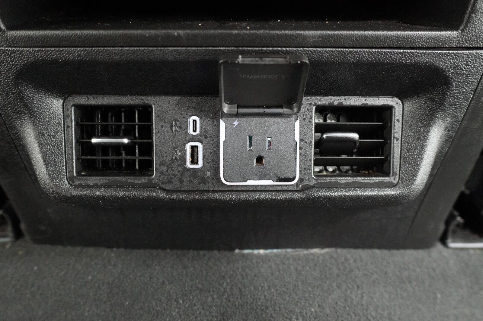 Used 2025 Chevrolet Silverado 1500 LT RWD image 24