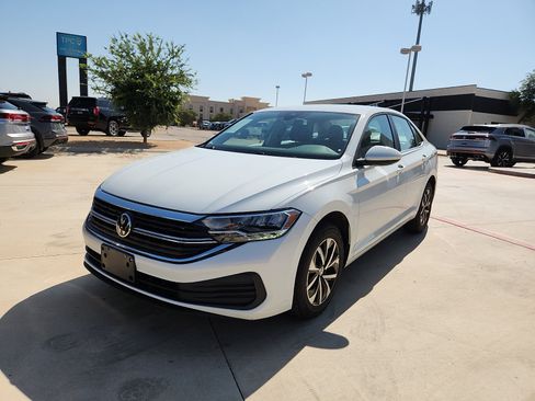 Used 2024 Volkswagen Jetta S FWD image 3