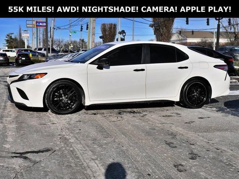 Used 2020 Toyota Camry SE image 1