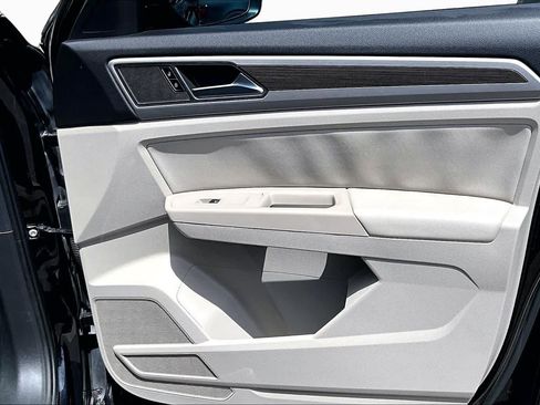 Used 2020 Volkswagen Atlas SE FWD image 23
