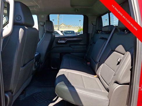 Used 2024 Chevrolet Silverado 1500 LT Trail Boss w/ Convenience Package II AWD/4WD image 10