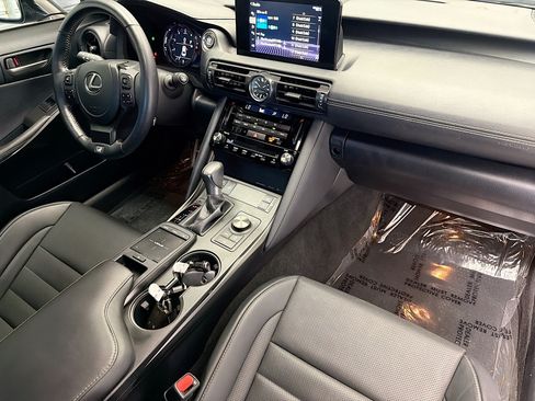 Used 2024 Lexus IS 350 F Sport RWD image 12