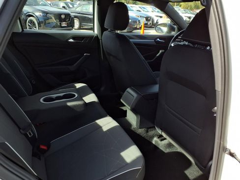 Certified 2025 Volkswagen Jetta Sport image 23