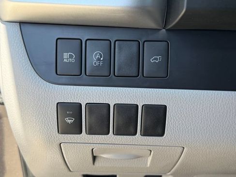 Used 2019 Toyota Highlander XLE AWD/4WD image 24