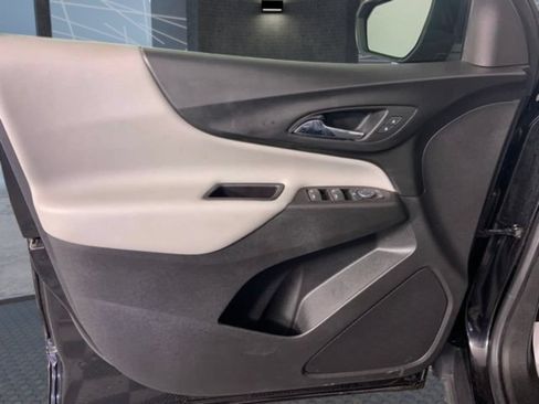 Used 2022 Chevrolet Equinox LS w/ LS Convenience Package FWD image 20