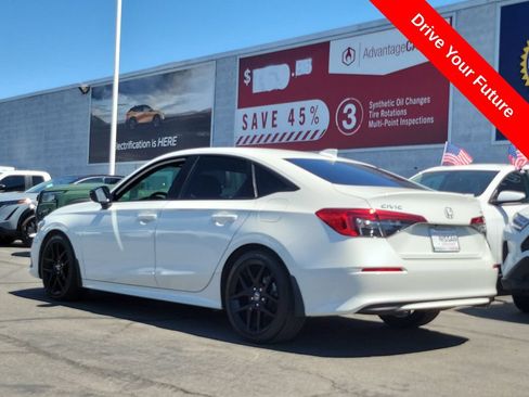 Used 2023 Honda Civic Sport image 2