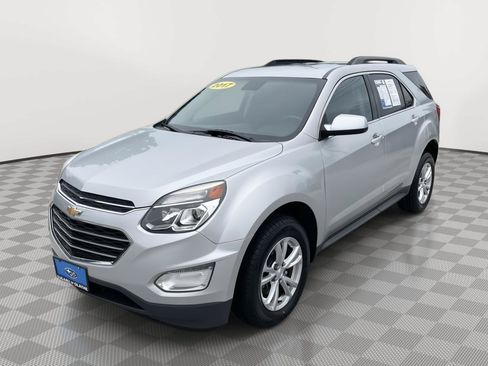 Used 2017 Chevrolet Equinox LT FWD image 10