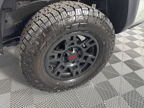 Used 2023 Toyota Tacoma TRD Off-Road image 11