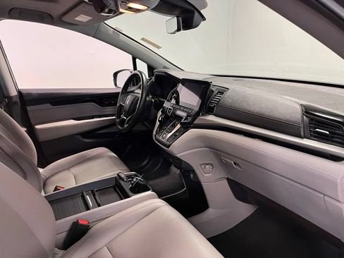 Used 2024 Honda Odyssey Touring image 11
