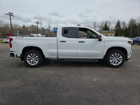Used 2020 Chevrolet Silverado 1500 Custom w/ Custom Value Package AWD/4WD image 27