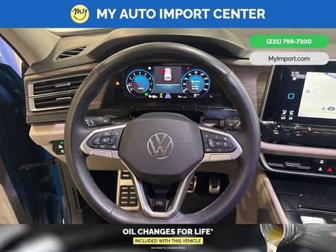 Used 2025 Volkswagen Atlas SEL Premium R-Line image 14