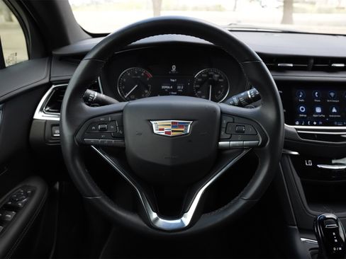 Used 2023 Cadillac XT6 Luxury image 10