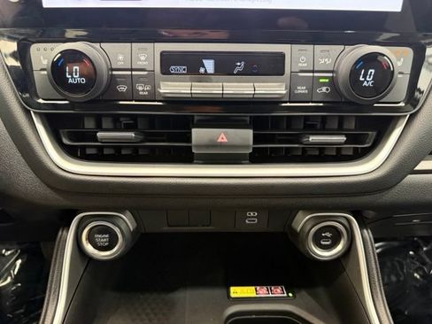 Used 2025 Toyota Grand Highlander AWD image 39