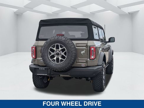 New 2025 Ford Bronco Badlands image 5