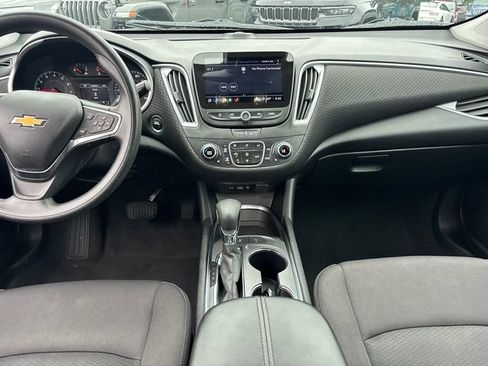 Used 2024 Chevrolet Malibu LT FWD image 9