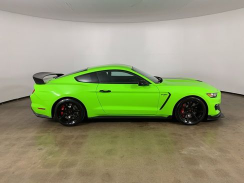 Used 2016 Ford Mustang Shelby GT350R w/ GT350R Equipment Group 920A image 7