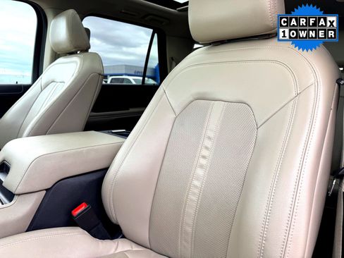 Used 2023 Ford Expedition Limited image 13