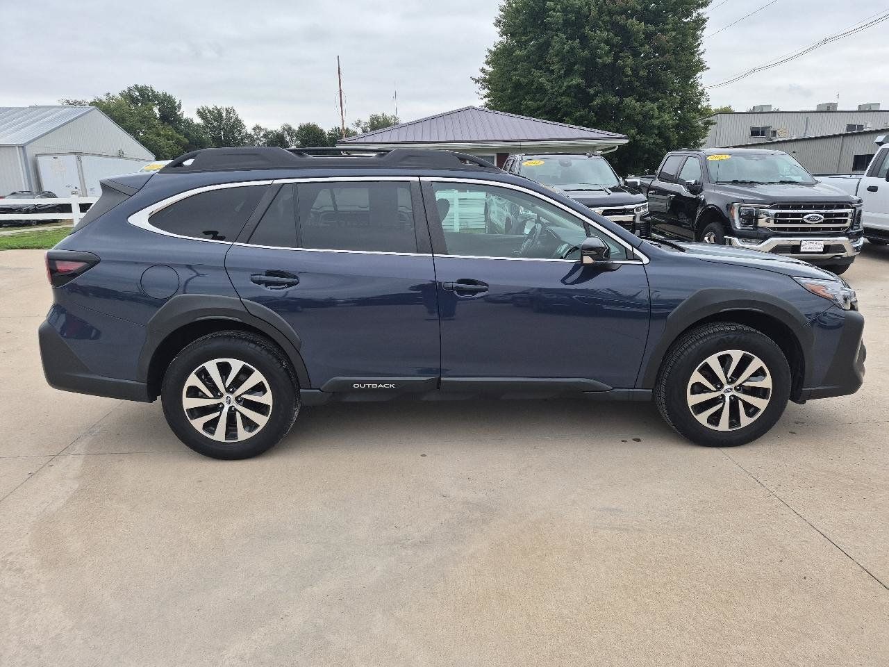 Used 2024 Subaru Outback Premium AWD/4WD image 5