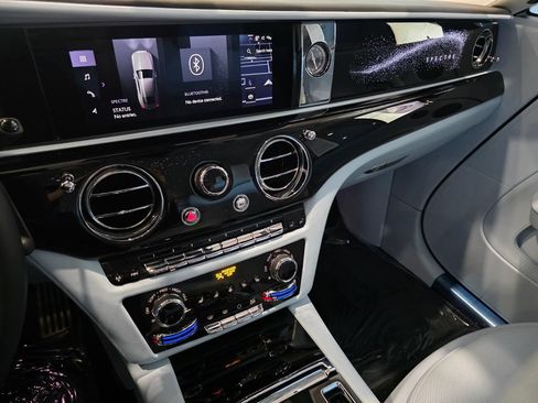 Used 2024 Rolls-Royce Spectre w/ Spectre Launch Package AWD/4WD image 19