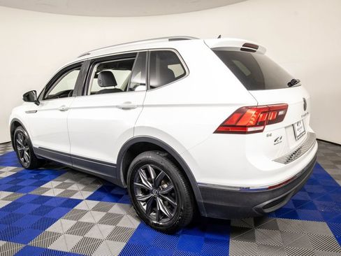 Used 2023 Volkswagen Tiguan SE FWD image 8
