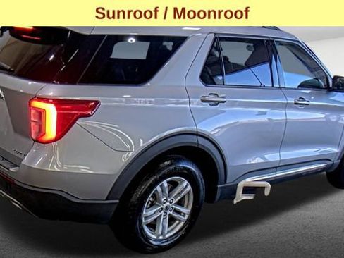 Used 2022 Ford Explorer XLT w/ Equipment Group 202A AWD/4WD image 5