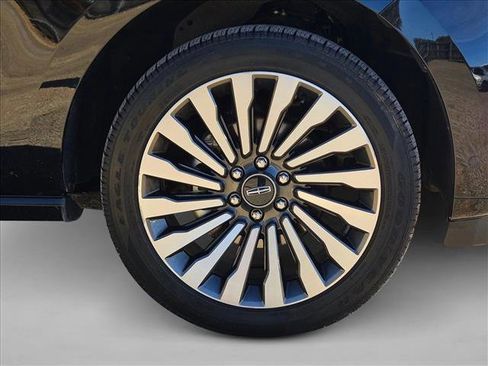 Used 2021 Lincoln Navigator Reserve w/ Luxury Package image 25