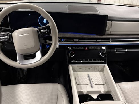 Used 2025 Hyundai Santa Fe Limited image 14