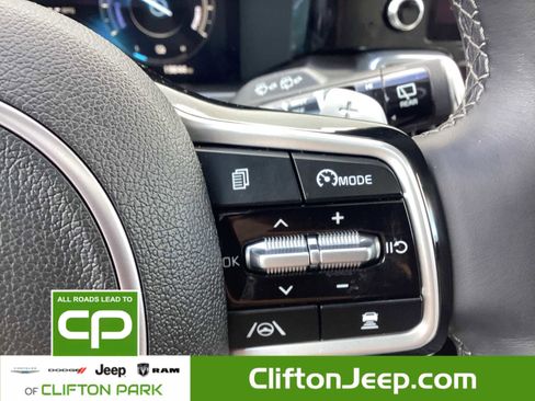 Used 2023 Kia Sorento SX Prestige image 28