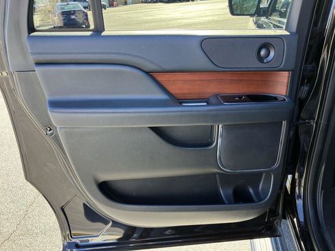 Used 2022 Lincoln Navigator L Reserve image 28
