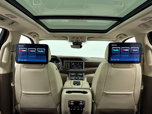 Used 2023 GMC Yukon Denali w/ Denali Reserve Package image 10