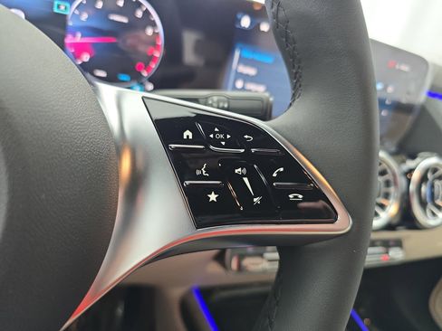 New 2026 Mercedes-Benz GLA 250 image 18