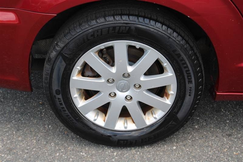 Used 2013 Chrysler Town & Country Touring FWD image 8