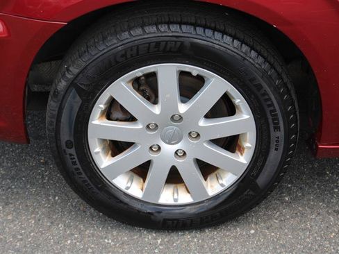 Used 2013 Chrysler Town & Country Touring FWD image 8
