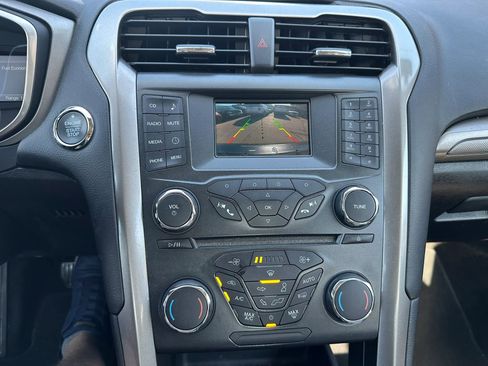 Used 2018 Ford Fusion S FWD image 14