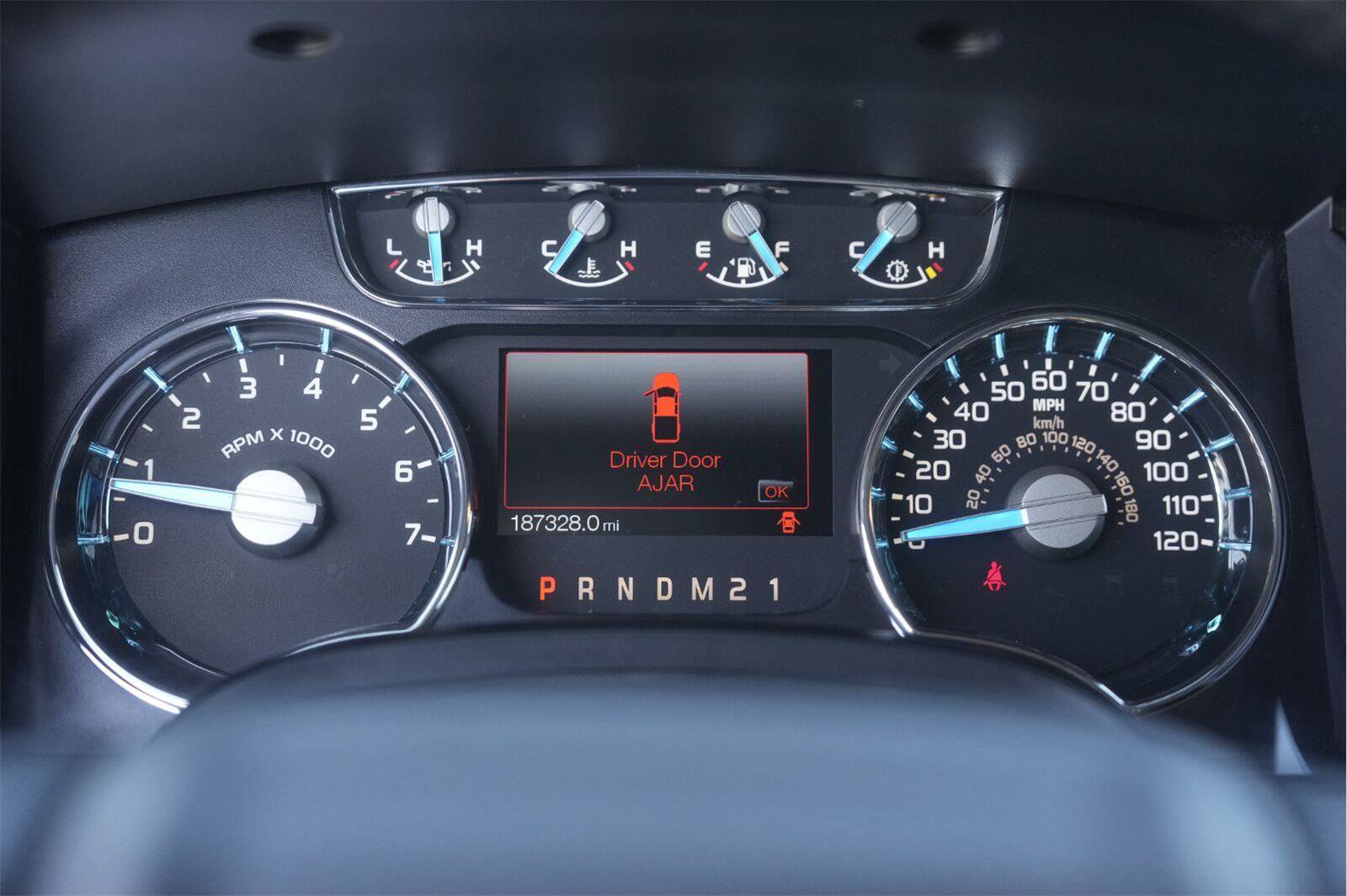Used 2013 Ford F150 Lariat w/ Mid Equipment Group RWD image 24