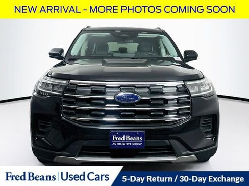 Used 2026 Ford Explorer Active AWD/4WD image 2