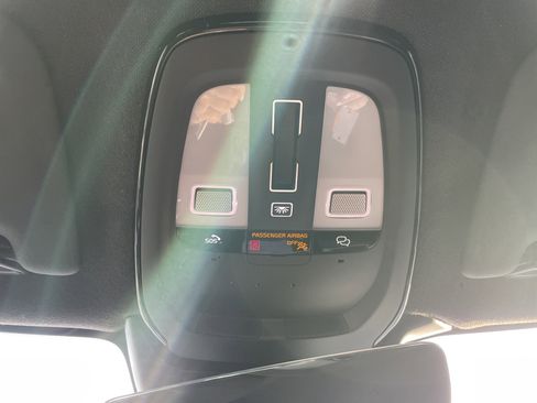 Used 2025 Volvo XC40 B5 Plus image 49