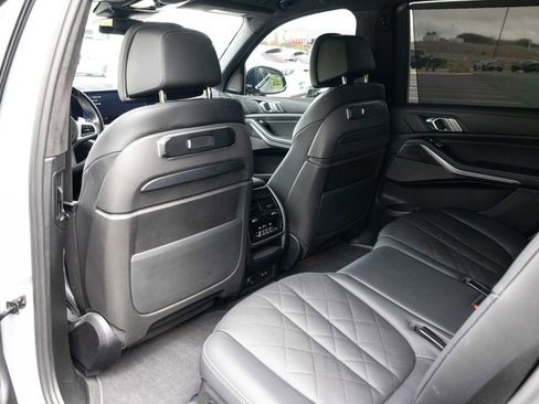 Used 2023 BMW X7 xDrive40i w/ M Sport Package AWD/4WD image 47