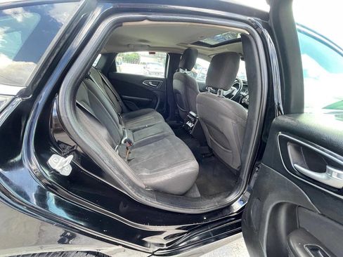 Used 2016 Chrysler 200 Limited w/ Anniversary Edition FWD image 6
