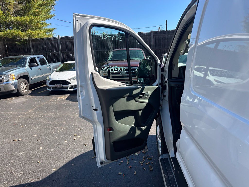 Used 2025 Ford Transit 250 Low Roof w/ Exterior Upgrade Package RWD image 14