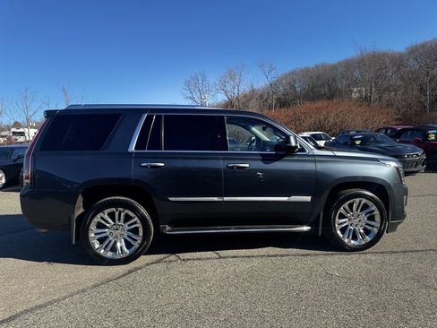 Used 2019 Cadillac Escalade Luxury w/ LPO, Radiant Package image 8