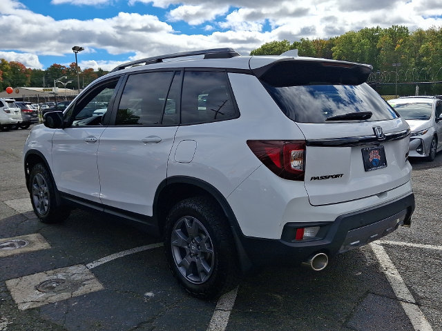 Used 2024 Honda Passport TrailSport image 3