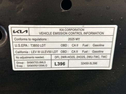 Certified 2025 Kia Telluride S FWD image 38