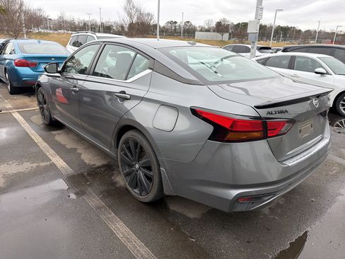 Used 2022 Nissan Altima 2.5 SR w/ Midnight Edition Package image 8
