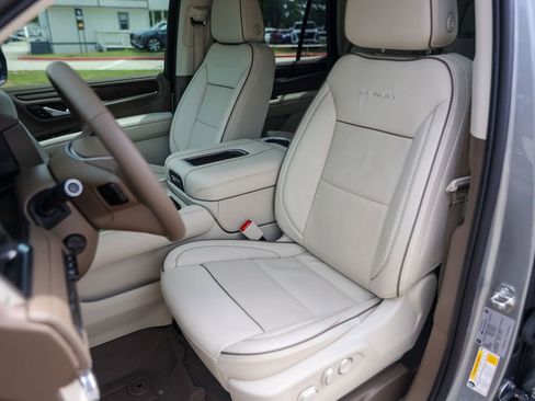 Used 2023 GMC Yukon Denali RWD image 10