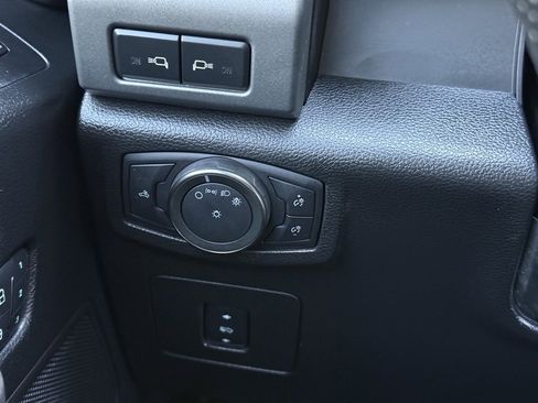 Used 2018 Ford F150 Raptor w/ Equipment Group 802A Luxury image 21