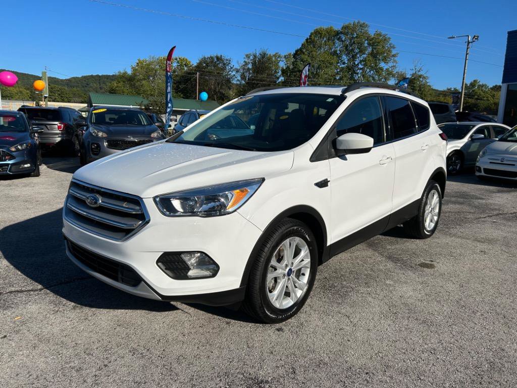 Used 2018 Ford Escape SE FWD image 1